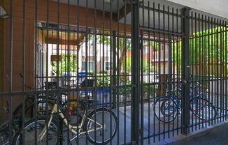 2 beds, 1 bath, $1,700, Unit 207