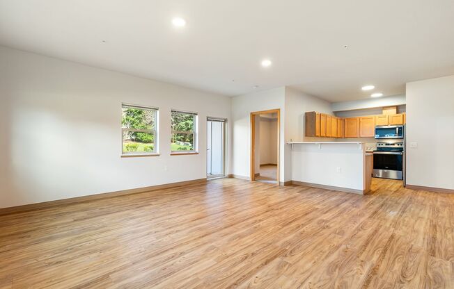 2 beds, 2 baths, 998 sqft, $2,100, Unit A102