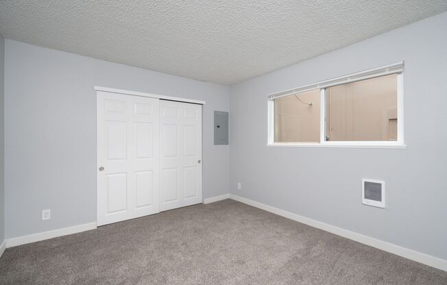 2 beds, 1 bath, 732 sqft, $1,595, Unit 26