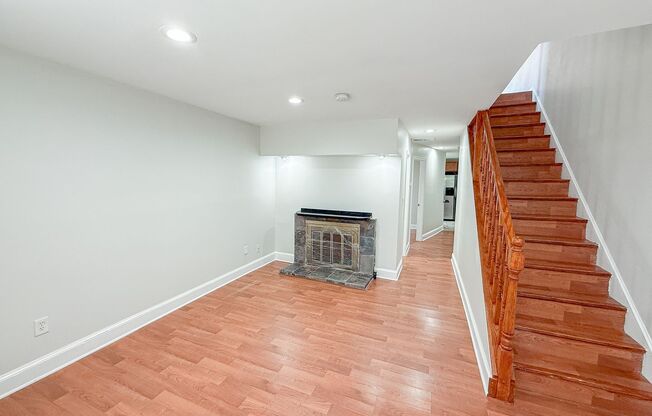 STUNNINGLY RENOVATED 5BR/2BA END UNIT ROW HOME.   WASHER/DRYER INCLUDED