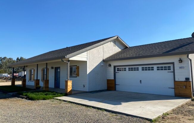 Country property located in Hilmar!