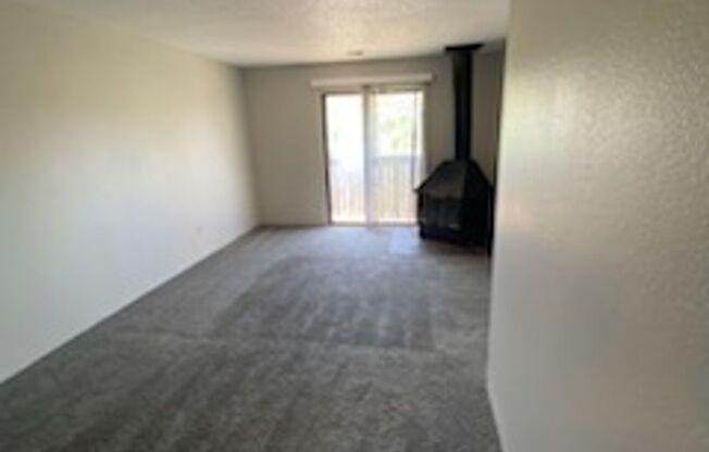 2 beds, 2 baths, 856 sqft, $869, Unit 2827-1817