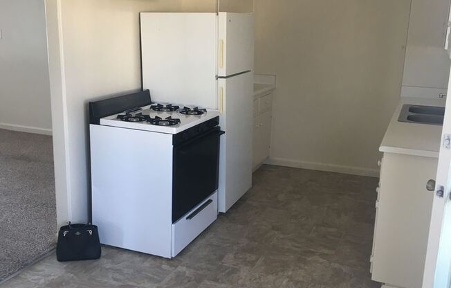 1 bed, 1 bath, $2,350, Unit F