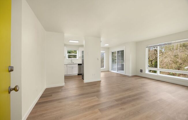 2 beds, 1 bath, 724 sqft, $2,450, Unit 105