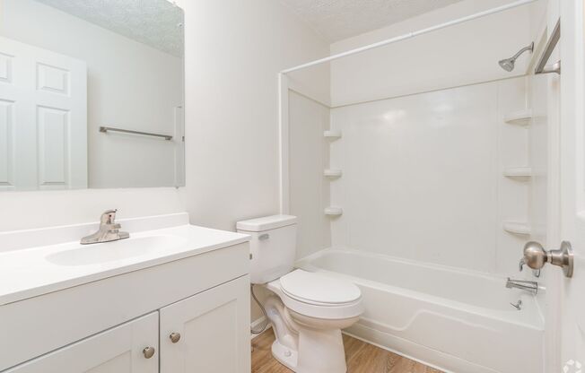 1 bed, 1 bath, 805 sqft, $1,100, Unit 6