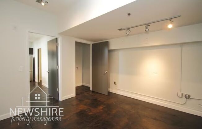 1 bed, 1 bath, 800 sqft, $1,150, Unit B