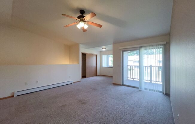 2 beds, 1 bath, 1,295 sqft, $1,315, Unit WI 3565-127