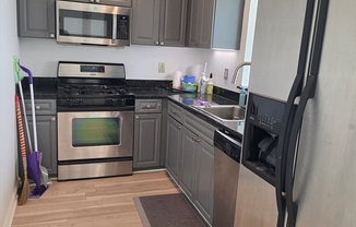 1 bed, 1 bath, 750 sqft, $4,000, Unit 2205