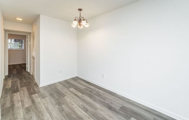 1 bed, 1 bath, 656 sqft, $875, Unit 18