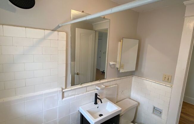 Studio, 1 bath, 300 sqft, $1,550, Unit Unit 115