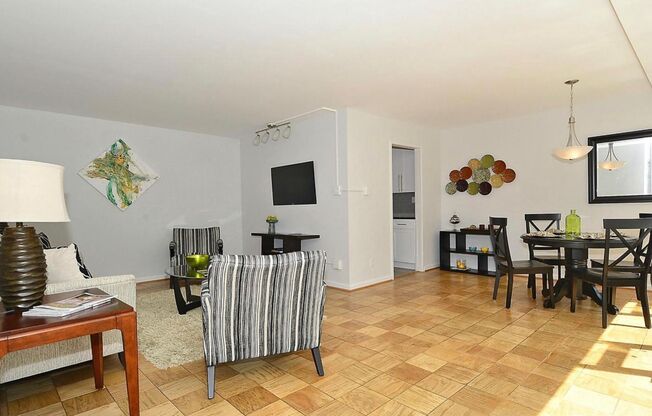 Renovated 1/1 in Dupont Circle! All Utilities Included!