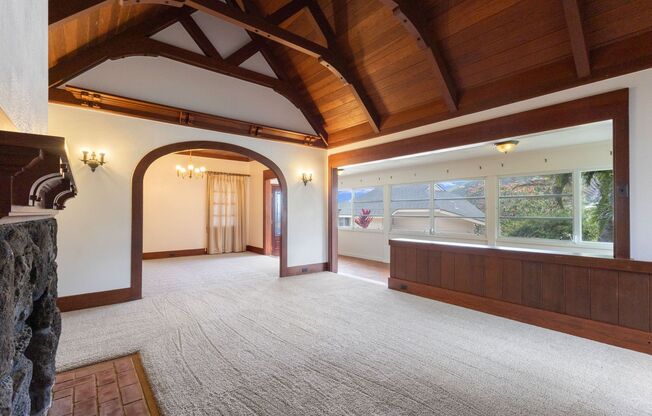 Charming 4-Bedroom Home in Manoa – Spacious & Peaceful Living (RRLLC)