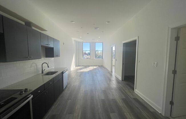 2 beds, 1 bath, $1,325, Unit 504