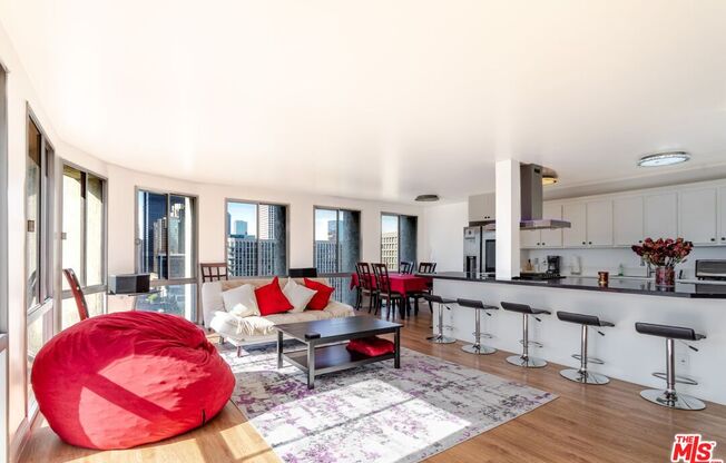 2 beds, 2 baths, 1,172 sqft, $4,550, Unit 1105