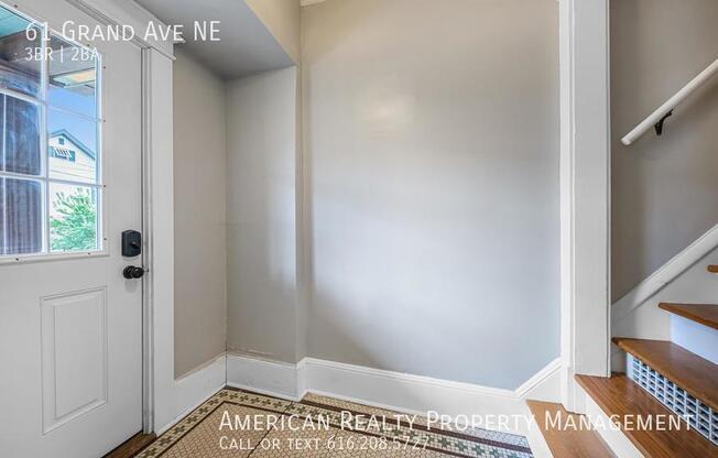 61 GRAND AVE NE