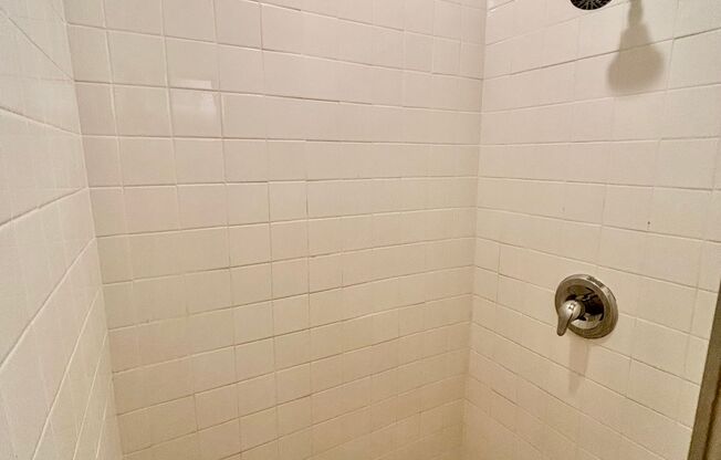 Studio, 1 bath, 200 sqft, $895, Unit 2