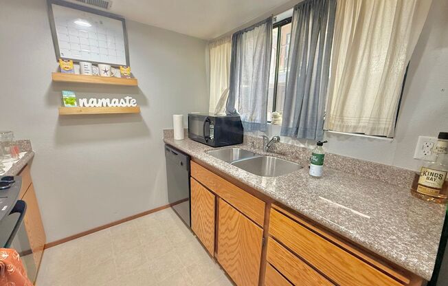 1 bed, 1 bath, $2,550, Unit # 18