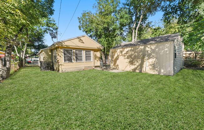 3 beds, 1 bath, $1,295