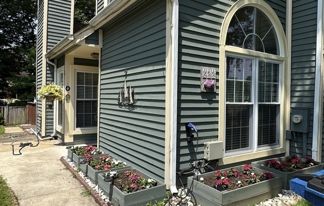 966 YACHTSMAN WAY