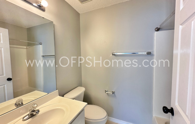 2 beds, 2 baths, $1,600