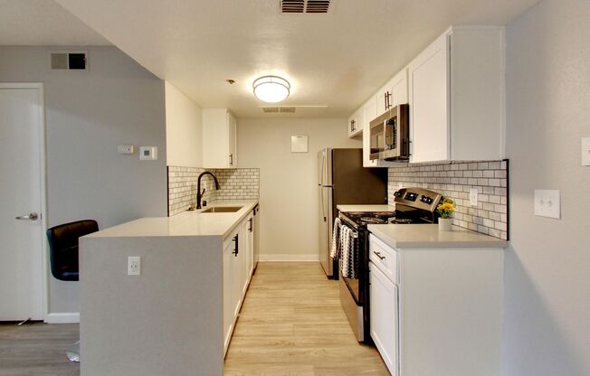 2 beds, 2 baths, 885 sqft, $2,931, Unit 22-254