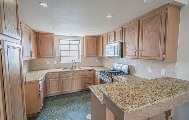 Princessa Estates 2 Bedroom + Loft in Canyon Country!