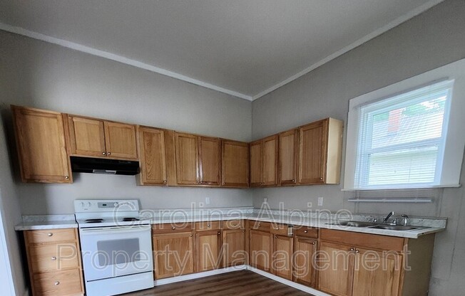 901 WALNUT ST