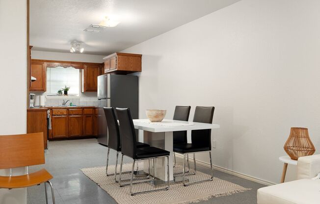 2 beds, 1 bath, 720 sqft, $750, Unit Apt. 10