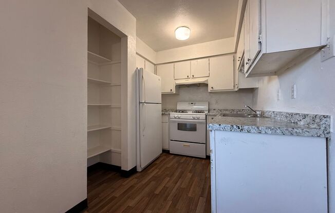 1 bed, 1 bath, 500 sqft, $795, Unit Unit 42