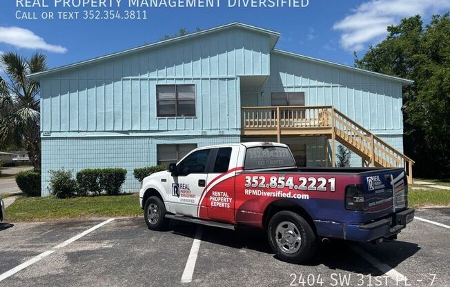 2404 SW 31 PL
