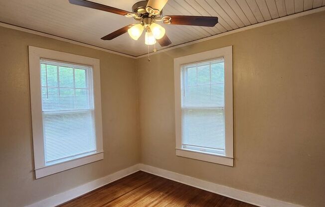 2 beds, 1 bath, $1,245