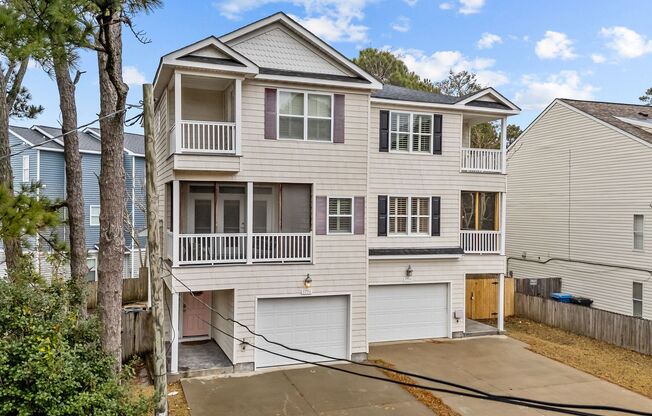 Stunning 3-Floor Condo in a Prime Virginia Beach Location!