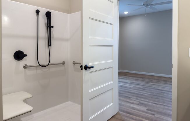1 bed, 1 bath, 975 sqft, $2,224, Unit 4390-1