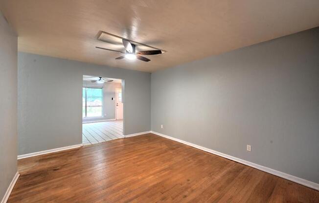 2138 LYNBROOK LN