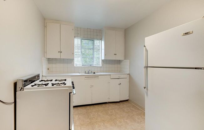 Short Term Lease!!