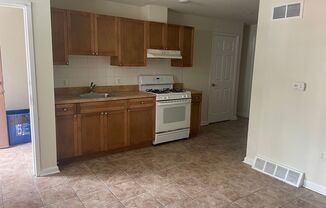 1 bed, 1 bath, 523 sqft, $800, Unit 500 S. 60th Street - 1st Floor