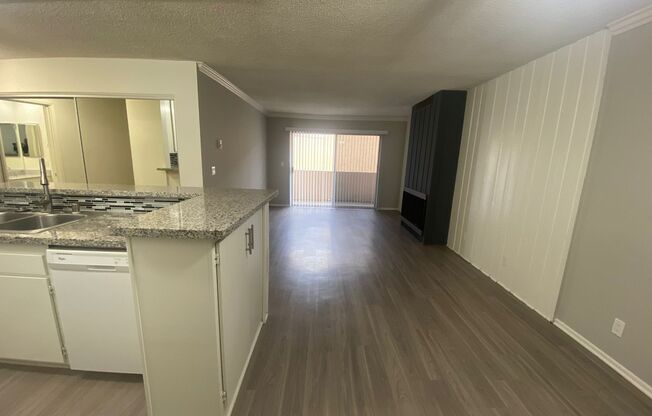 1 bed, 1 bath, 700 sqft, $2,245, Unit 212