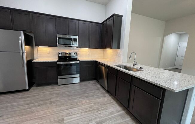 3 beds, 2 baths, $1,495, Unit 417 Emma Dr.