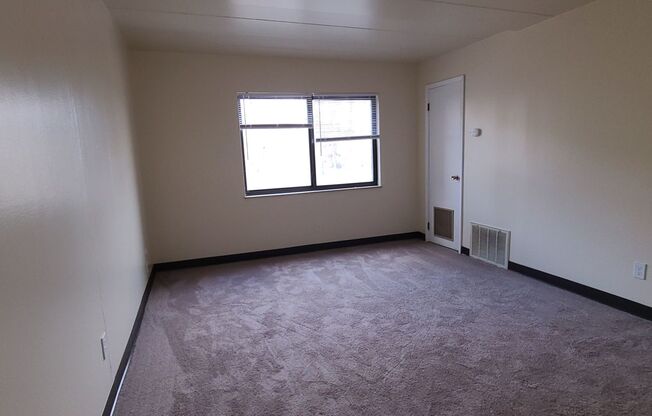 1 bed, 1 bath, 1 sqft, $995, Unit GOV - 508
