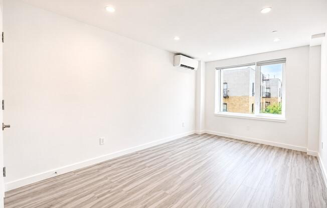 1 bed, 1 bath, $3,350, Unit 4A