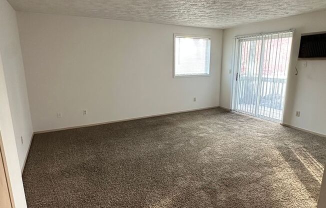 2 beds, 1 bath, 1,000 sqft, $1,150, Unit 206