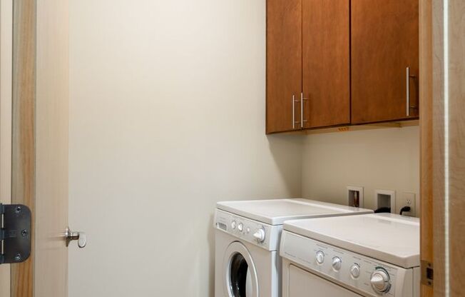 1 bed, 1 bath, 732 sqft, $1,390, Unit 318