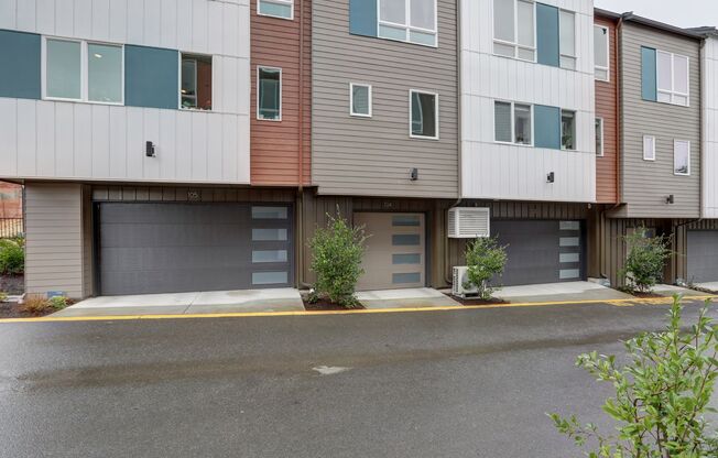 Live Where Style Meets Convenience – 2BR Townhome + Garage