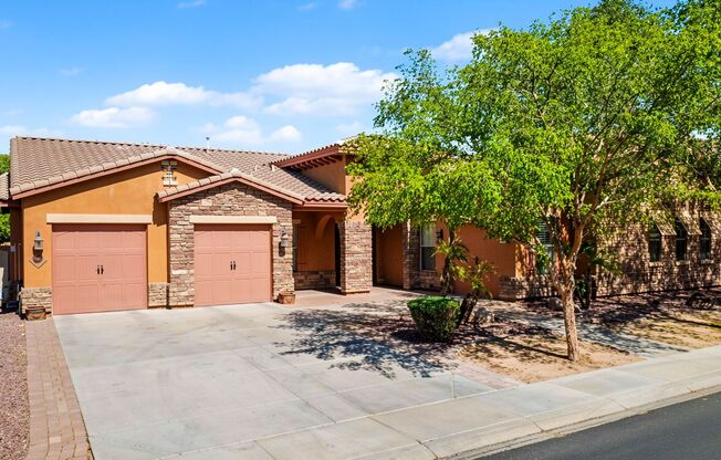 Welcome to this inviting Phoenix Rental - Available!