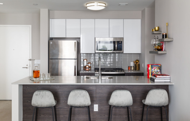 1 bed, 1 bath, $2,745, Unit 2404