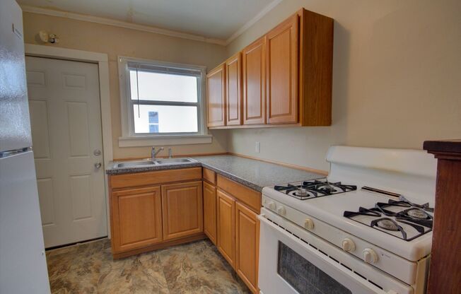 Studio, 1 bath, 490 sqft, $595, Unit Apt 7