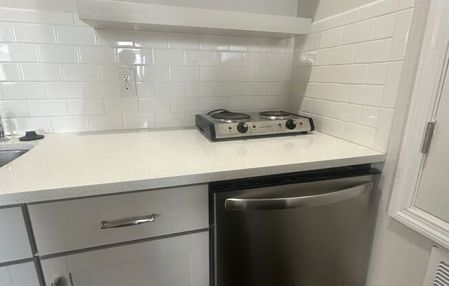 1 bed, 1 bath, $1,300