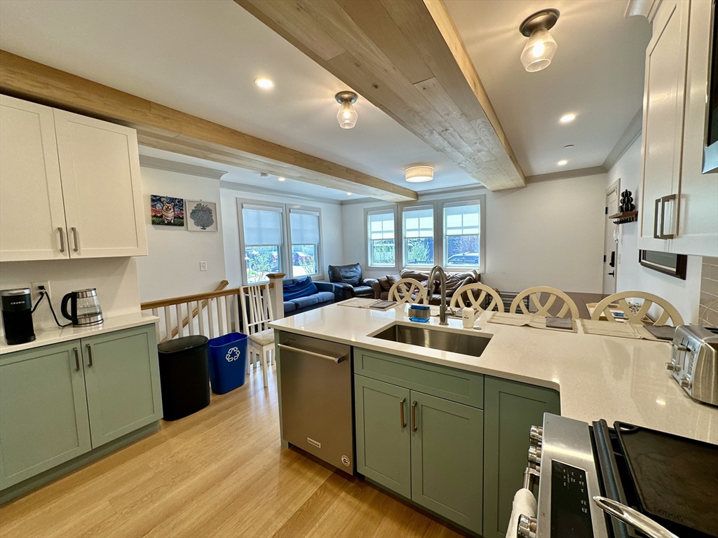 95 W WALNUT PARK