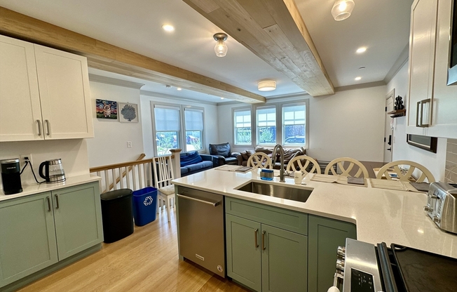 95 W WALNUT PARK