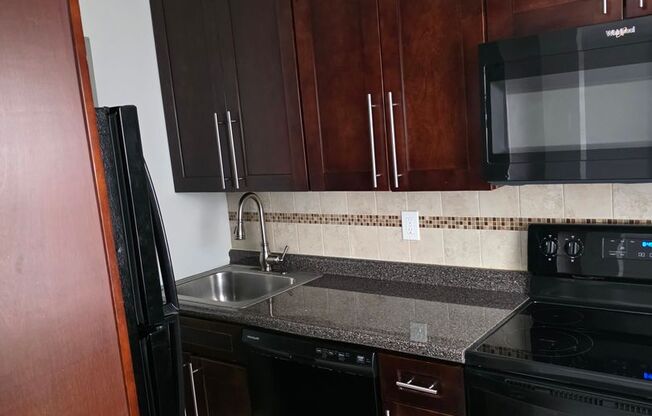 1 bed, 1 bath, 652 sqft, $1,795, Unit 317